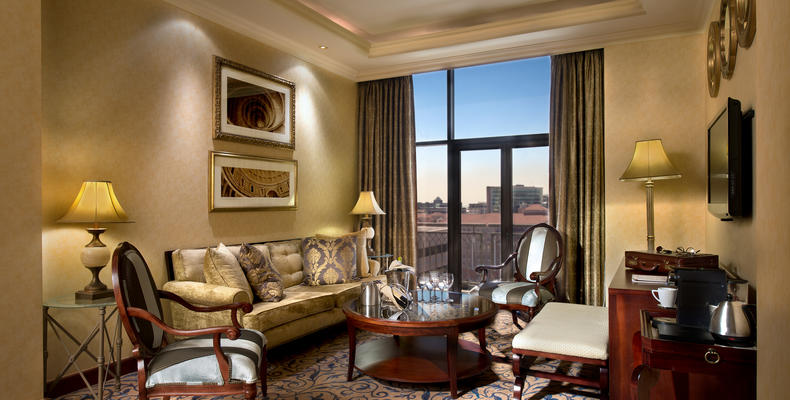 The Michelangelo Executive Suite Lounge